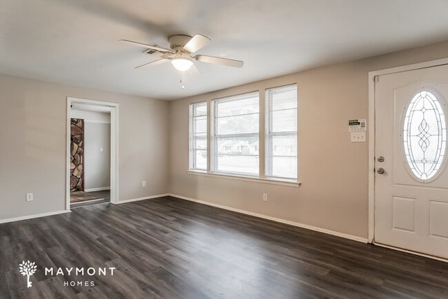 Foto del edificio - 605 Woodvale Rd