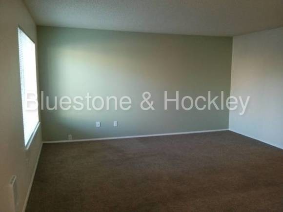 Building Photo - Spacious Ground Floor 1 Bedroom