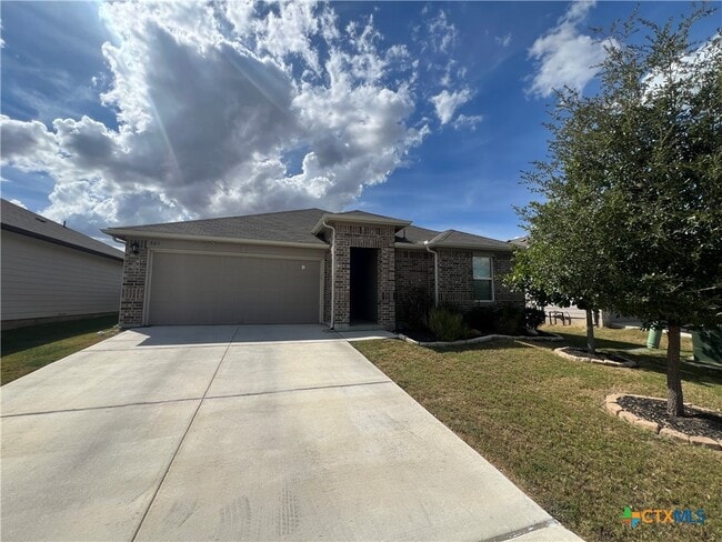Building Photo - 809 Margay Lp