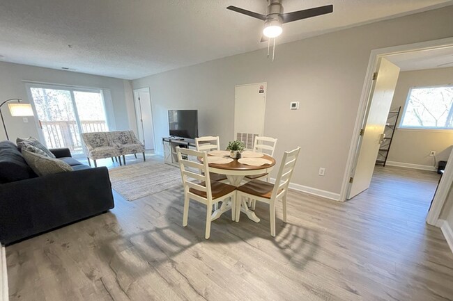 Foto del edificio - 303 Smith Level Rd