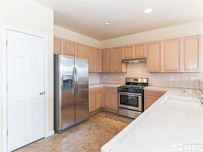Building Photo - Centrally located in Sparks