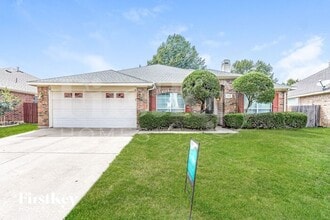 Building Photo - 4814 Red Birch Dr