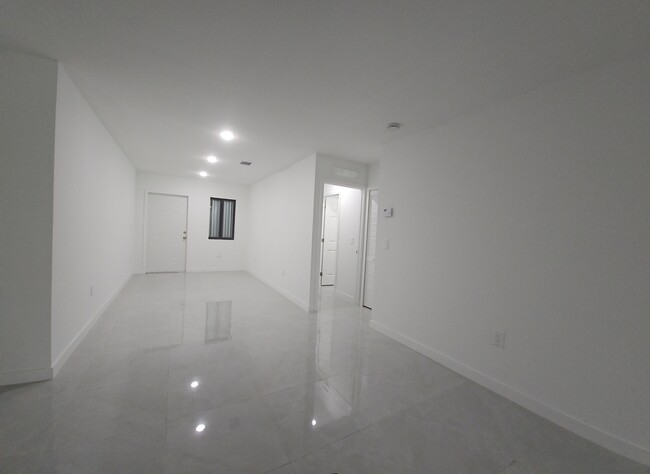 Foto del edificio - 3076 NW 59th St