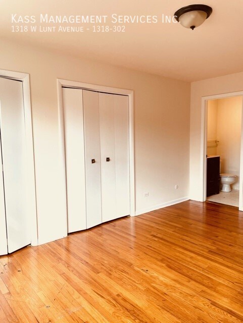 Building Photo - Enormous Rogers Park 2bd/2bth w/ D/W-Heat ...