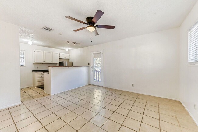 Foto del edificio - 2928 E 12th St