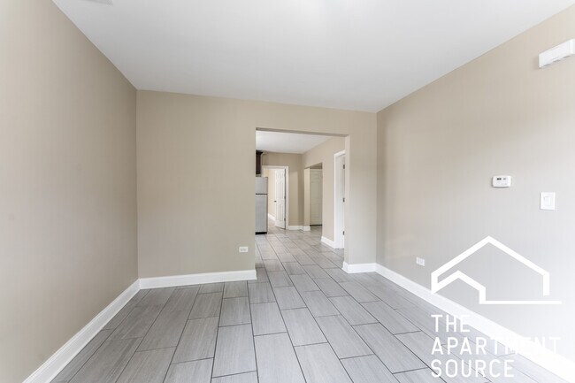 Foto del edificio - 2618 N Harding Ave