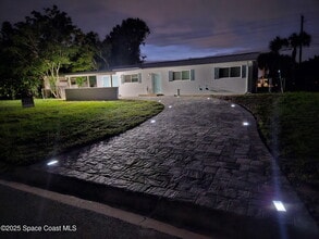 Building Photo - 702 Lund Cir