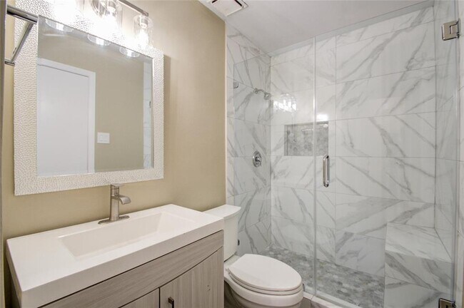 Foto del edificio - 14019 Clear Forest Dr