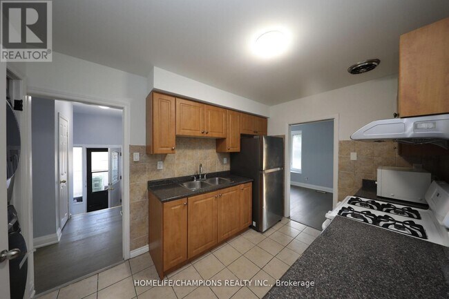 Building Photo - 9 Stoney Creek Dr