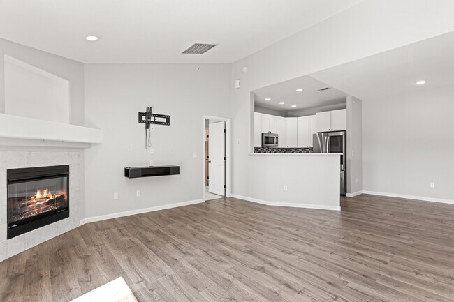 Building Photo - 7489 S Alkire St