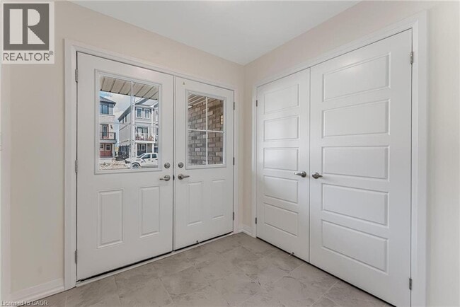 Building Photo - 17 St Lawrence Rd