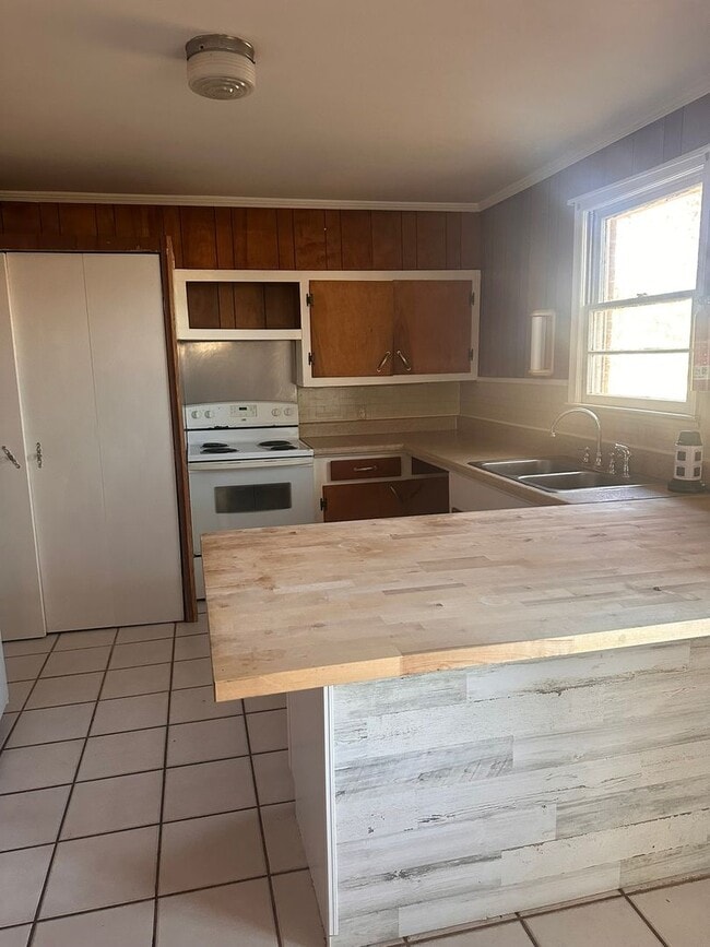 Foto del edificio - 1124 Erskine Rd