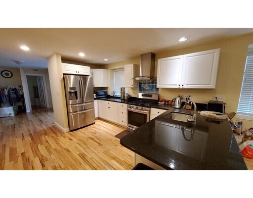 Foto del edificio - 33 Fox Hill Dr