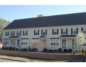 Building Photo - 958 Warren Ave