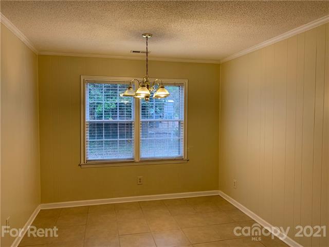 Building Photo - 225 Deer Creek Dr