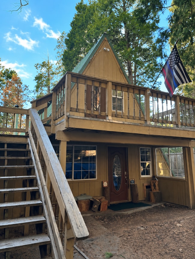 Building Photo - 10905 Elm Dr