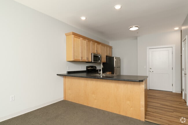 1BR, 1BA - 628SF - Dining Room - Parc Terrace