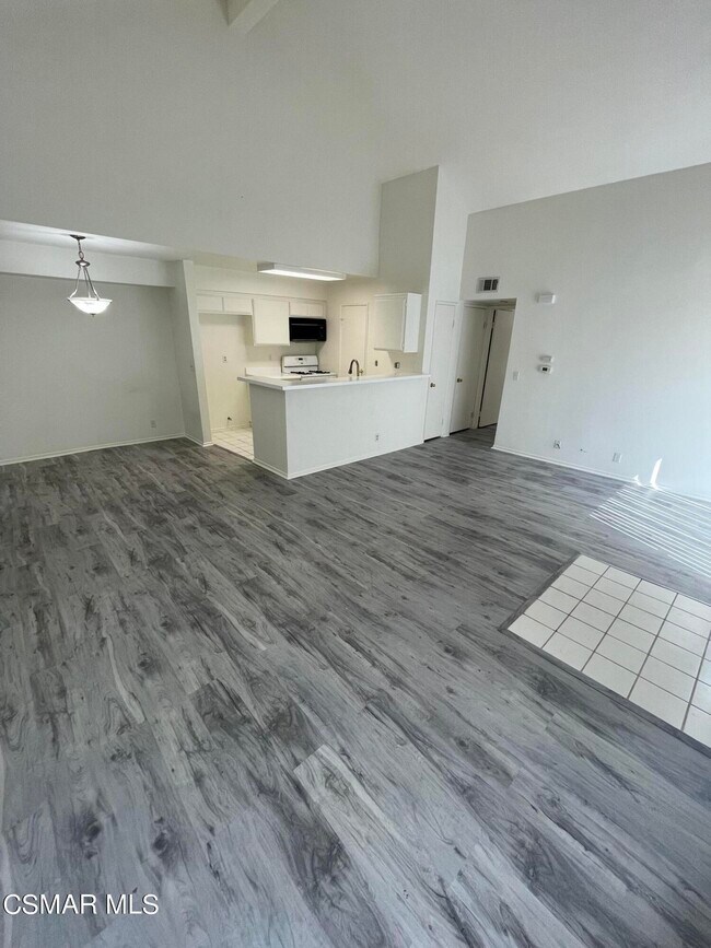 Building Photo - 24412 Valle Del Oro