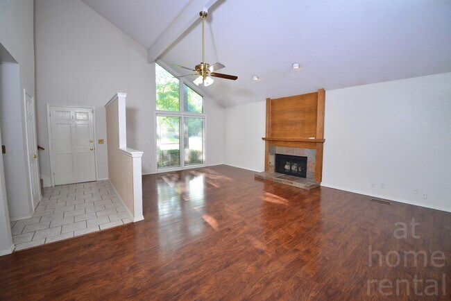 Building Photo - 8316 S Pittsburg Ave