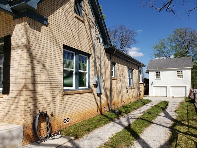 Foto del edificio - 730 S Donnybrook Ave