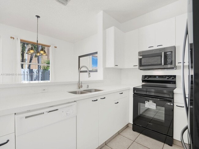 Building Photo - 15455 NW 12th Ct