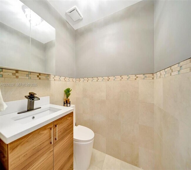 Foto del edificio - 6051 N Ocean Dr