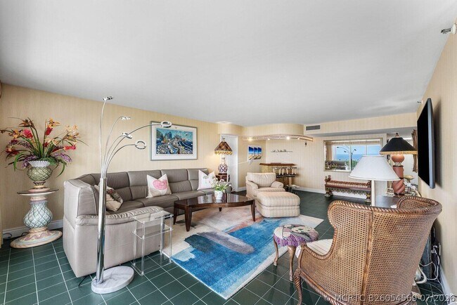 Building Photo - 4301 N Ocean Blvd