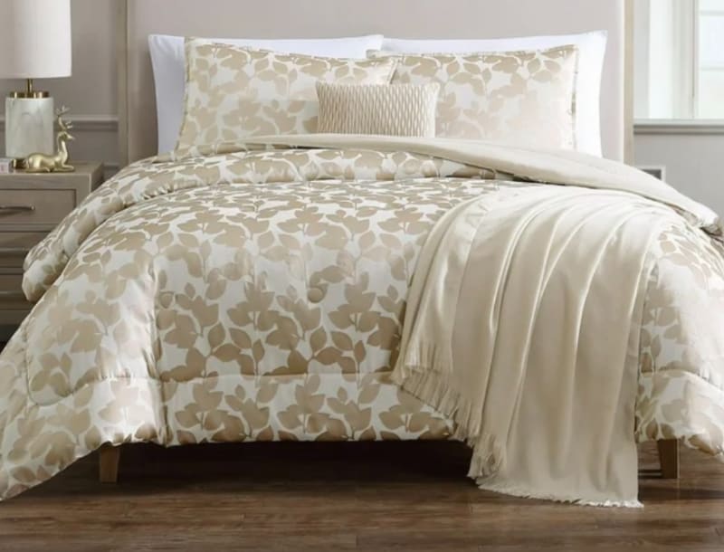 Primary Photo - 37 Osborne Hill Dr