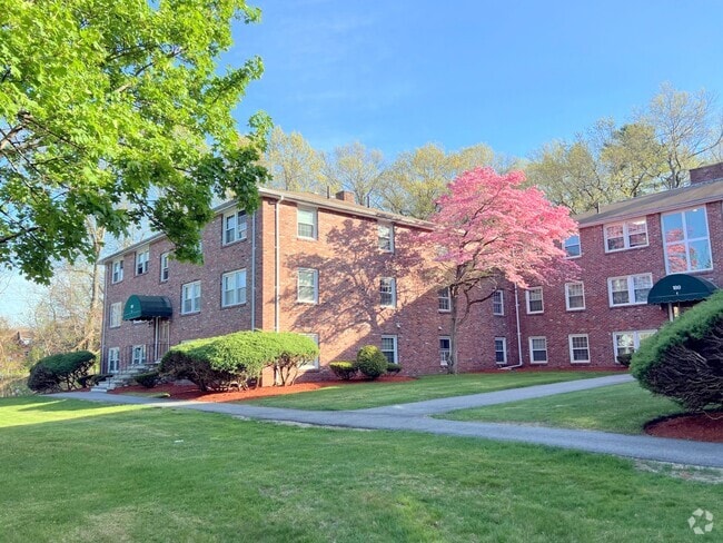Building Photo - 180 Tyngsboro Rd
