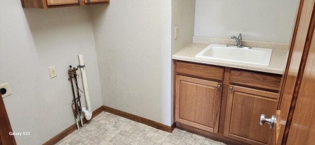 Building Photo - 705 Kramer Ln