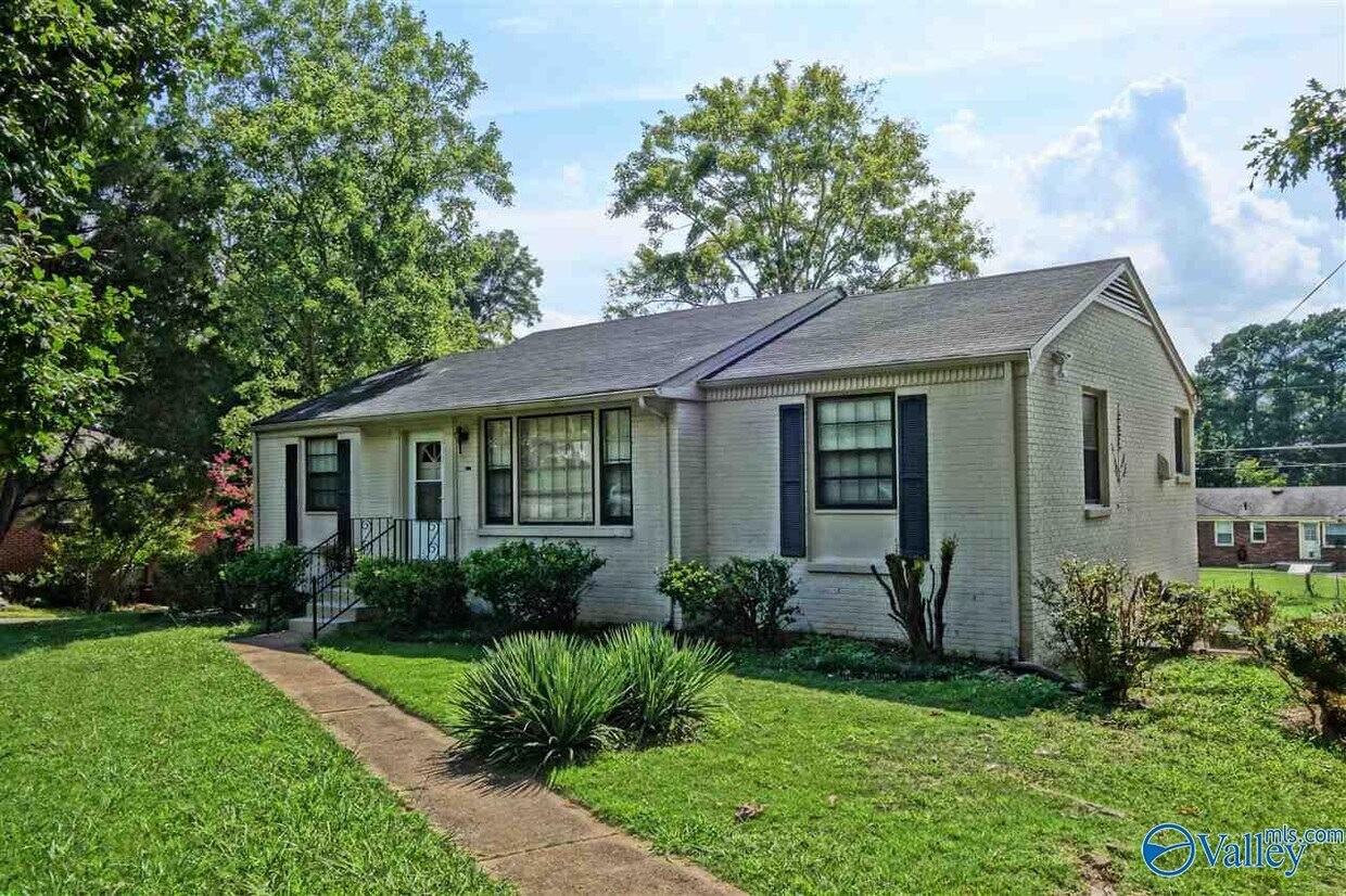 6504 Whitesburg Dr, Huntsville, AL 35802 House Rental in Huntsville