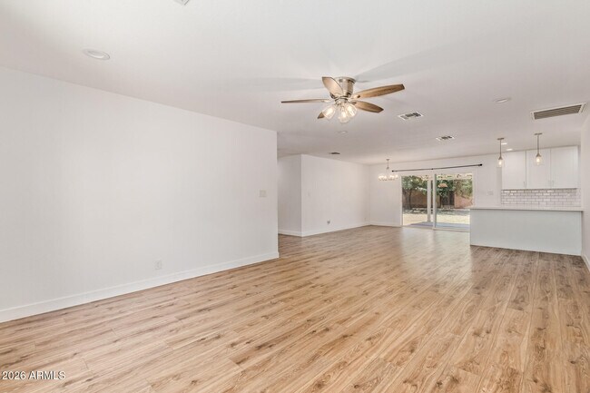 Building Photo - 1809 E Concorda Dr