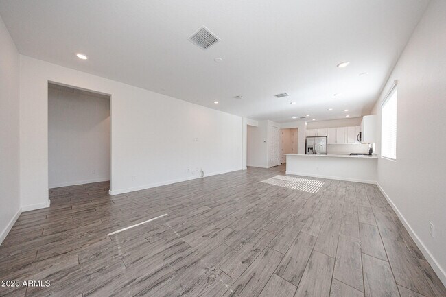 Building Photo - 16581 W Charlotte Dr