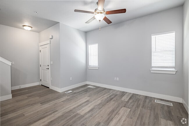 2BR, 2BA - 996SF - Living Room - The Village Apartments and Townhomes