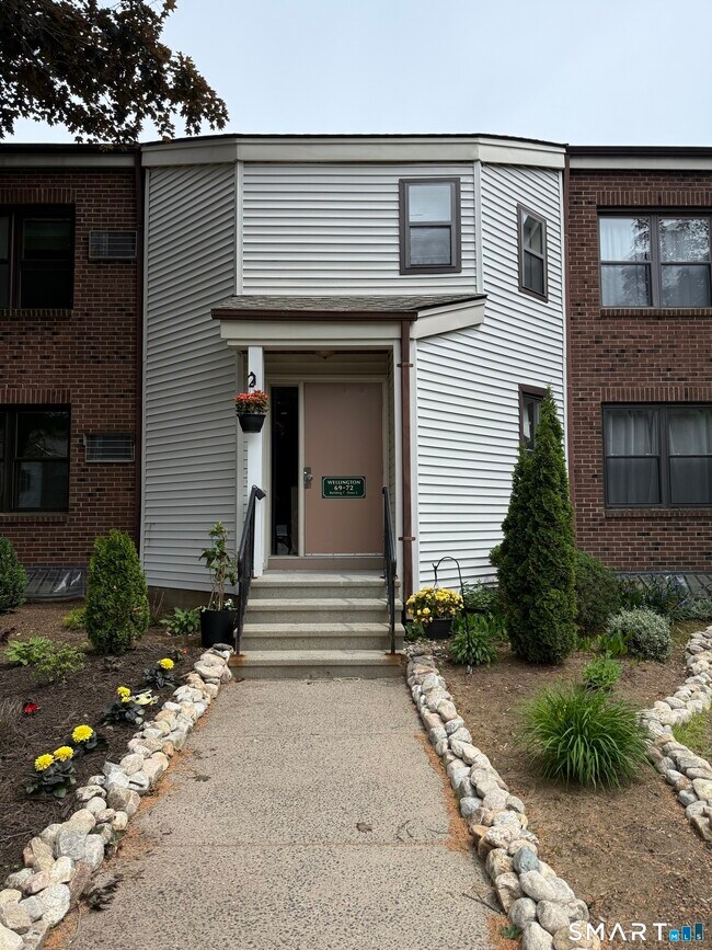 Building Photo - 71 Wellington Dr