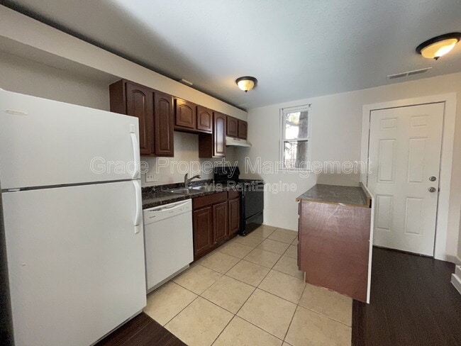 Photo - 1125 Sir Galahad Dr Apartment