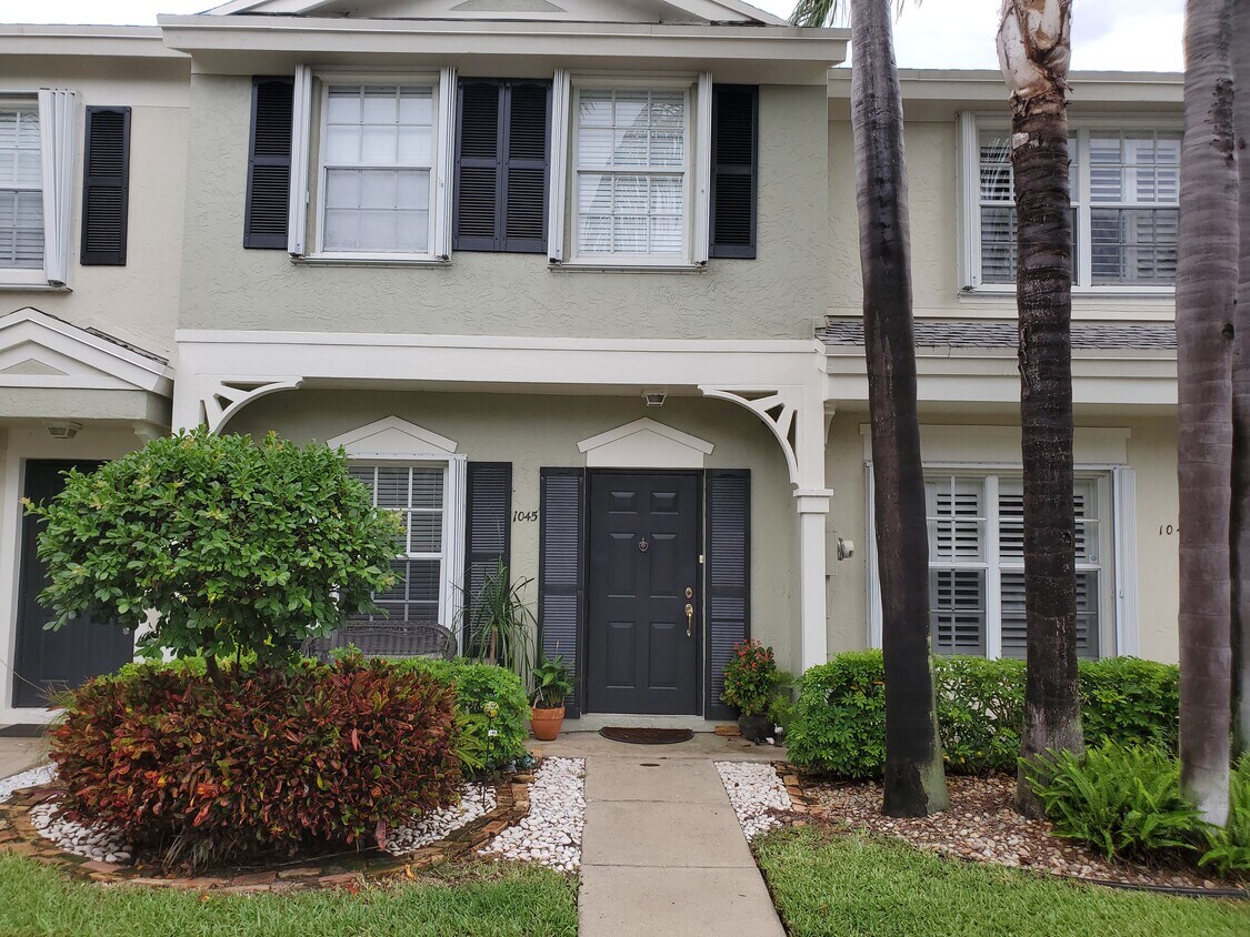 Foto principal - 1045 Kokomo Key Ln