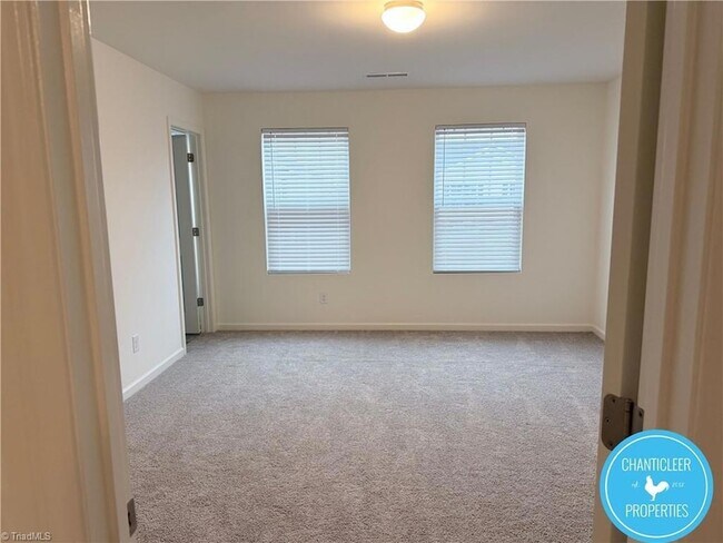 Foto del edificio - 5148 Reedy Fork School Rd