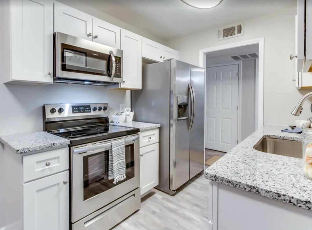 Foto principal - 2207 Wade Hampton Blvd