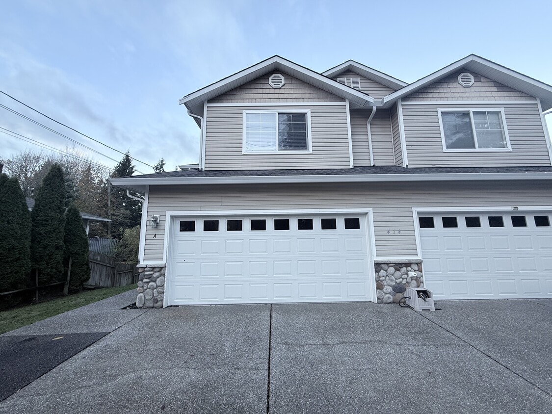 Primary Photo - 414 91st Ave SE