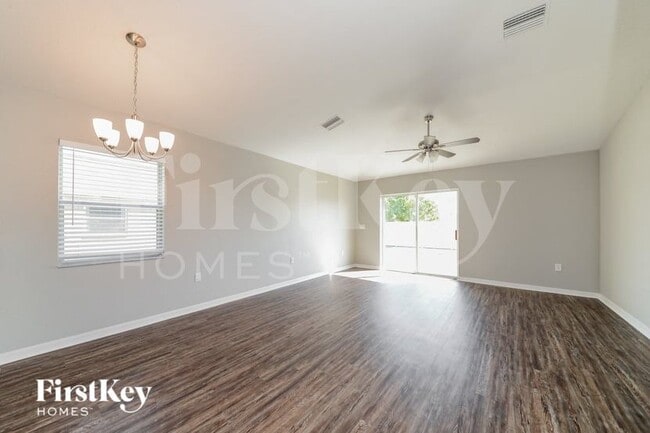 Building Photo - 2318 11th Ave E