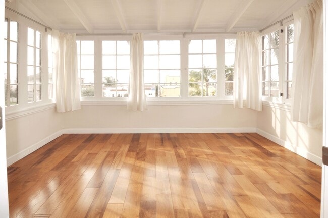 Building Photo - 3919 W 27th St