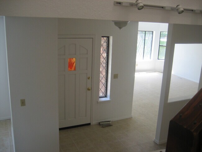 Foto del edificio - PRELEASING for July 2026! (3) Bed+Converte...