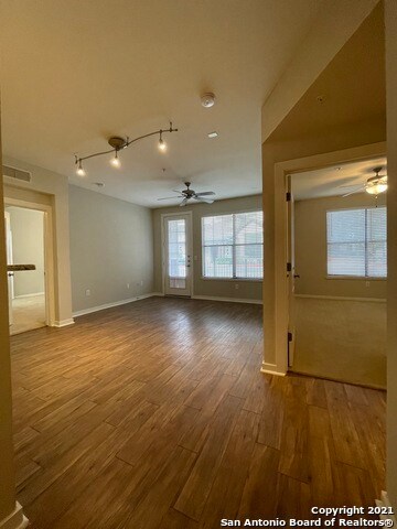 Building Photo - 7342 Oak Manor Dr