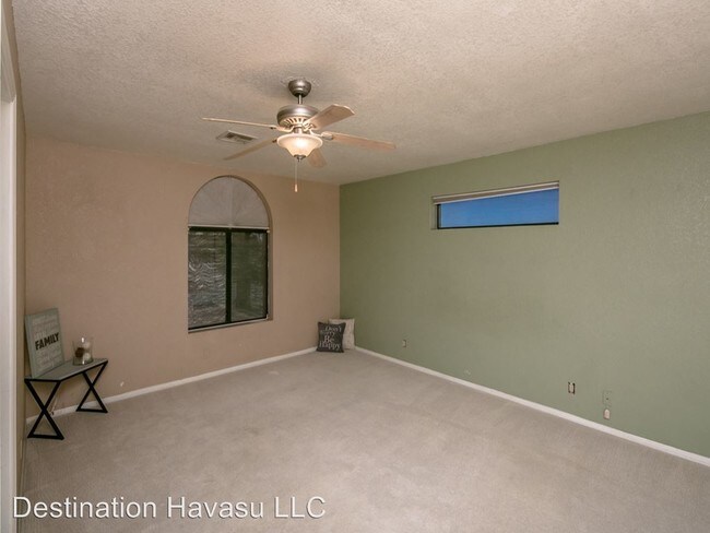 Building Photo - 2821 Edgewood Dr