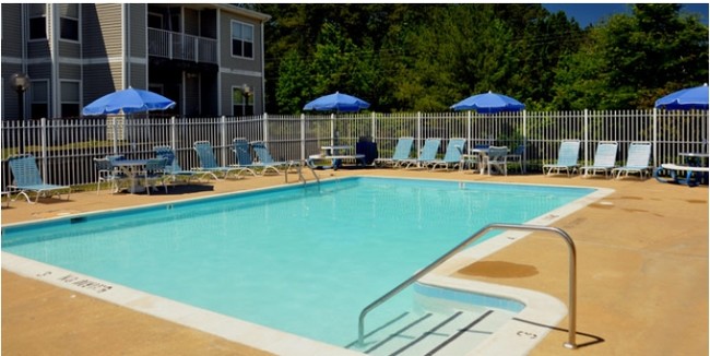 Piscina - Spring Valley Apartments