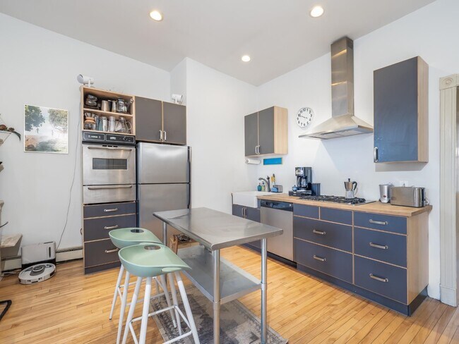 Foto del edificio - 225 Pine St