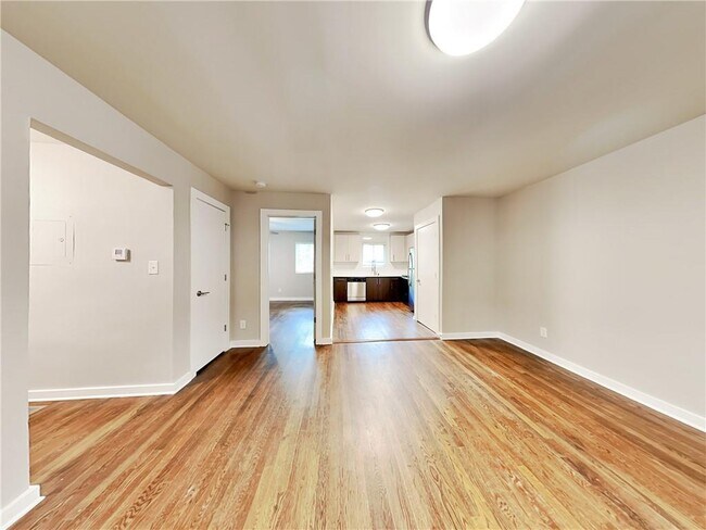 Foto del edificio - 880 North Highland Avenue Northeast