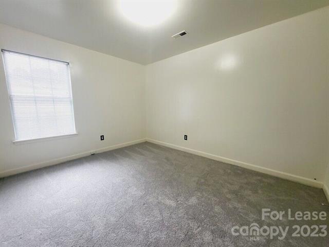 Foto del edificio - 6635 Elgywood Ln