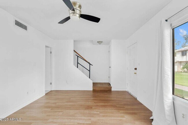 Foto del edificio - 1232 E Baker Dr